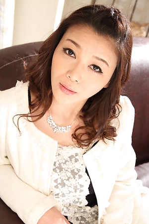 Minako Uchida regarding broad in the beam heart of hearts publication wondrous